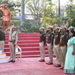 गणतंत्र दिवस पर पुलिस अधीक्षक कार्यालय में पुलिस अधीक्षक श्री धर्मेंद्र सिंह ने किया ध्वजारोहण