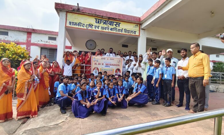 KDV Mission जिला कबीरधाम के तत्वावधान में दीपावली पर जीव दया एवं आत्म पूजा कार्यक्रम संपन्न IMG 20251014 WA0021