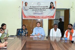 धान खरीदी की तैयारियों का पंडरिया विधायक भावना बोहरा ने लिया जायजा, किसानों की सुविधा और पारदर्शिता पर दिया जोर IMG 20251112 WA0015