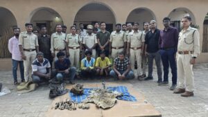 ЁЯРЖ рдХрд╡рд░реНрдзрд╛ рдореЗрдВ рддреЗрдВрджреБрдЖ рдЦрд╛рд▓ рддрд╕реНрдХрд░реА рдХрд╛ рдЦреБрд▓рд╛рд╕рд╛, 5 рдЖрд░реЛрдкреА рдЧрд┐рд░рдлреНрддрд╛рд░ IMG 20260321 WA0035