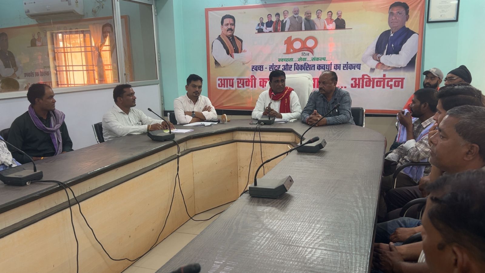 गर्मी में पेयजल संकट ना हो, नगर पालिका अध्यक्ष ने की तैयारी की समीक्षा IMG 20260330 WA0005