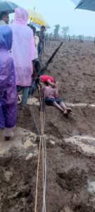 झटका तार बना काल: बेटे को बचाने दौड़े पिता की भी गई जान, खेत में करंट लगने से दोनों की दर्दनाक मौत IMG 20260703 WA0011