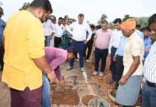 ओवरलोड वाहनों और शोल्डर निर्माण में खामी से धंसी पीएम जनमन सड़क, दो इंजीनियर निलंबित, ठेकेदार होगा ब्लैकलिस्ट IMG 20260709 WA0012