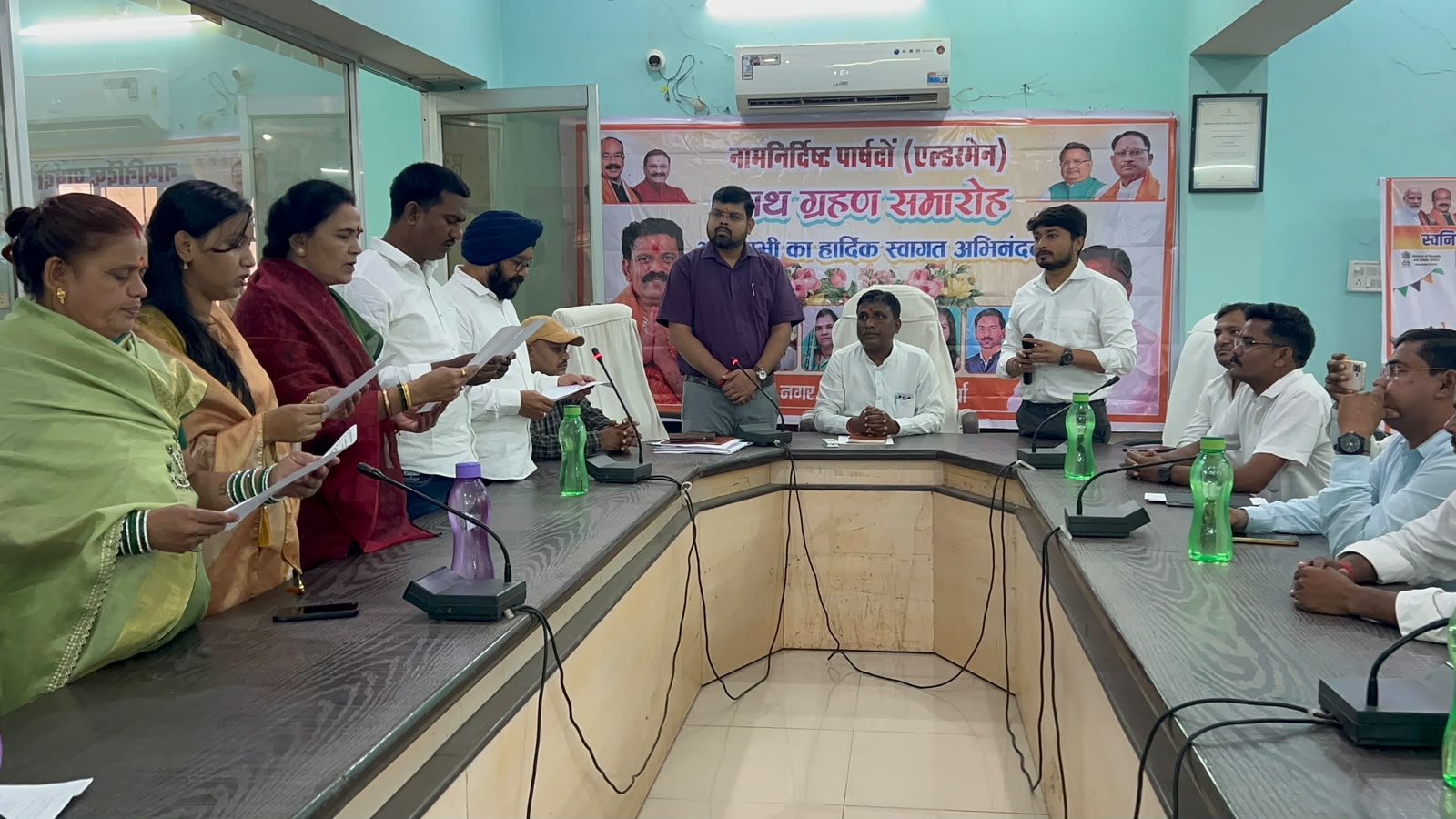 कवर्धा नगर पालिका में 5 नवनियुक्त एल्डरमेन ने ली पद एवं गोपनीयता की शपथ IMG 20260730 WA0024