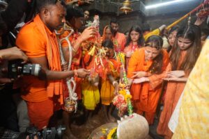 भावना बोहरा की 151 किमी कांवड़ यात्रा का भोरमदेव में भव्य समापन IMG 20260817 WA0008