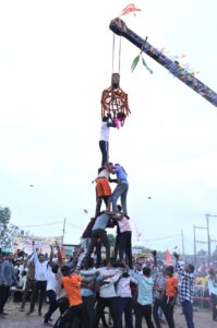 कुंडा में दही हांडी का रोमांच: पेंड्रीकला की टोली बनी विजेता, विधायक भावना बोहरा ने बढ़ाया युवाओं का उत्साह IMG 20260903 WA0031