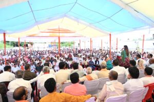 पंडरिया म सरदार पटेल के प्रतिमा के नींव रखिन विधायक भावना बोहरा, किसान मन ला मिलिस शक्कर अउ सम्मान IMG 20260916 WA0022