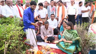 पंडरिया म सरदार पटेल के प्रतिमा के नींव रखिन विधायक भावना बोहरा, किसान मन ला मिलिस शक्कर अउ सम्मान IMG 20260916 WA0024